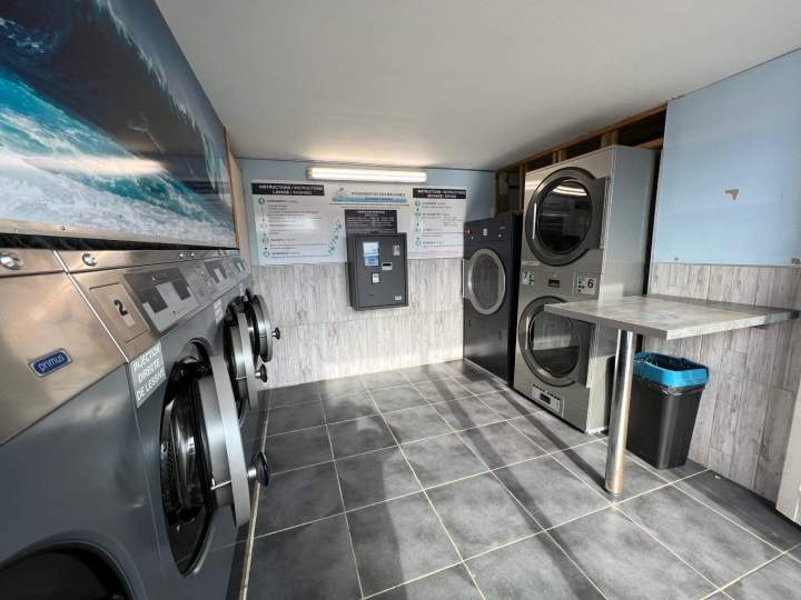 Laverie avec machines récentes La Teste-de-Buch